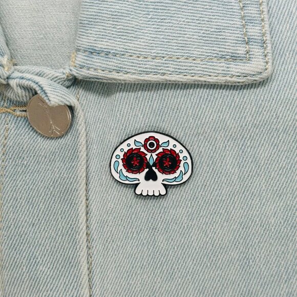 Unbranded Other - ✨Sugar Skull Enamel Pin Dia de Muertos Red & White Flowers Black Halloween New✨